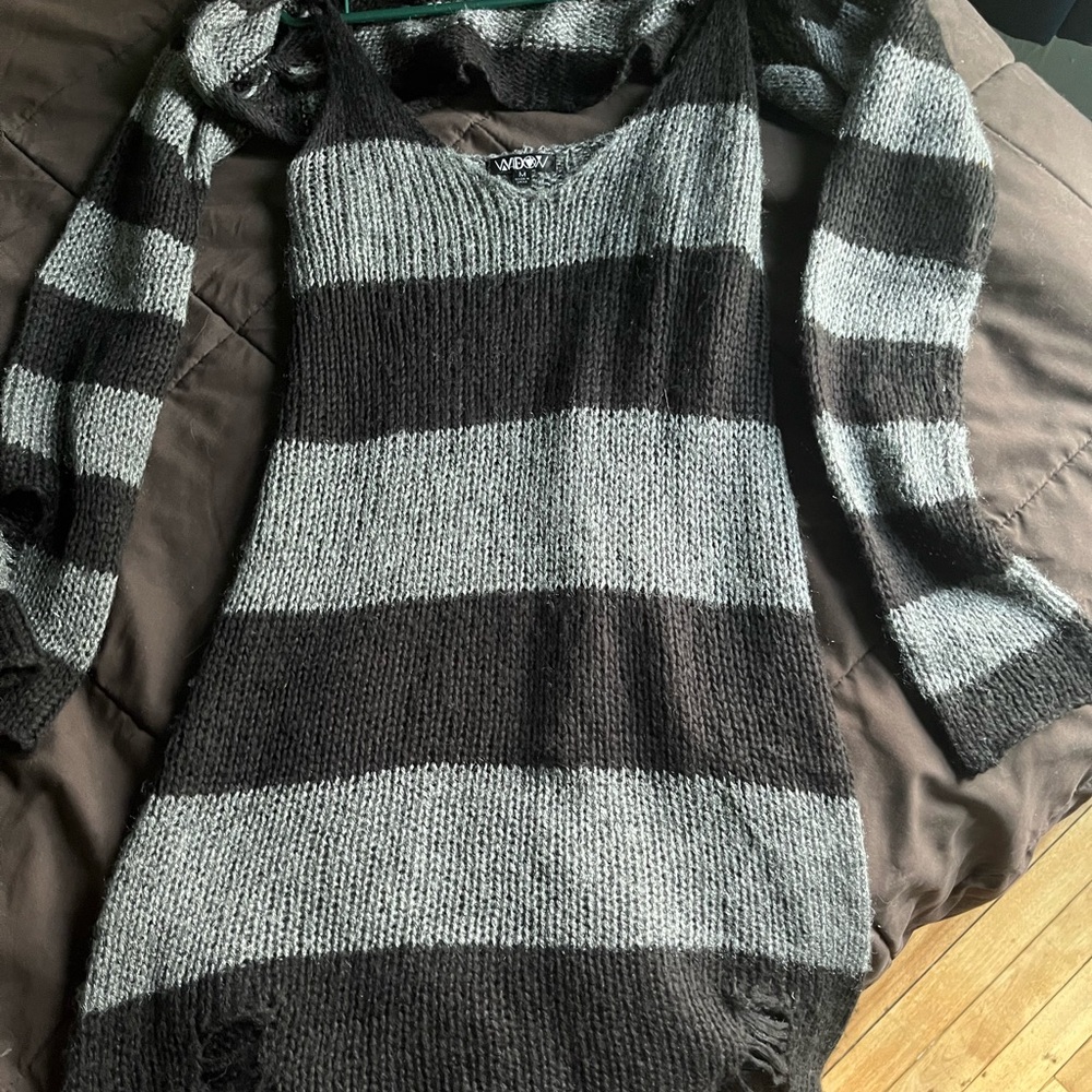 DOLLS KILL Black and Gray Sweater Dress with Shrug MEDIUM.SOLD OUT ON SITE🖤